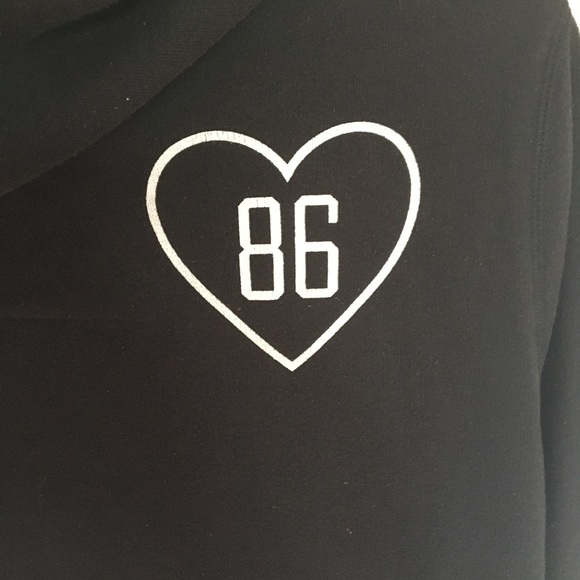 Rare Victoria’s Secret Pink Hoodie - Picture 4 of 6